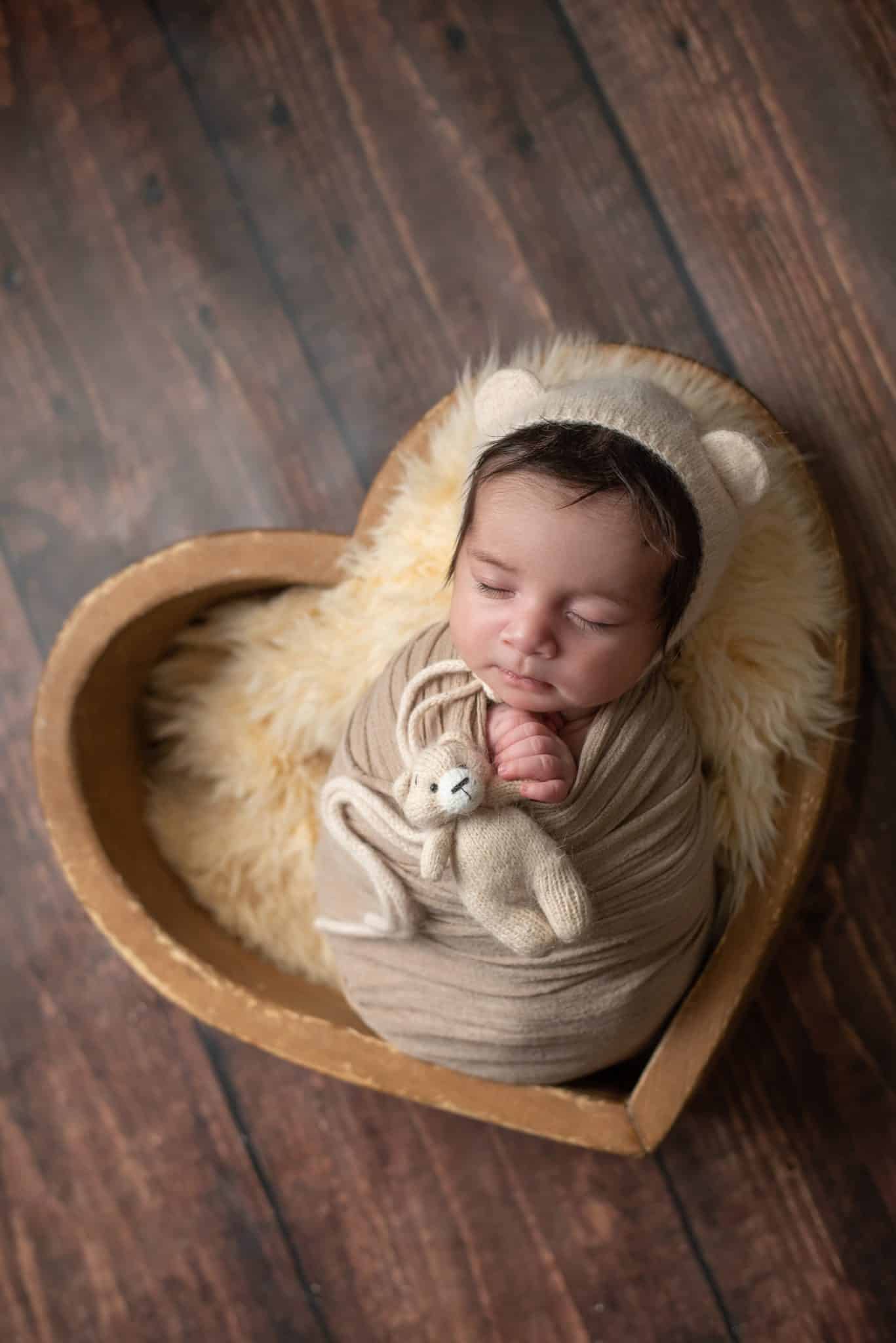 Beautiful Newborn Photos in Etobicoke