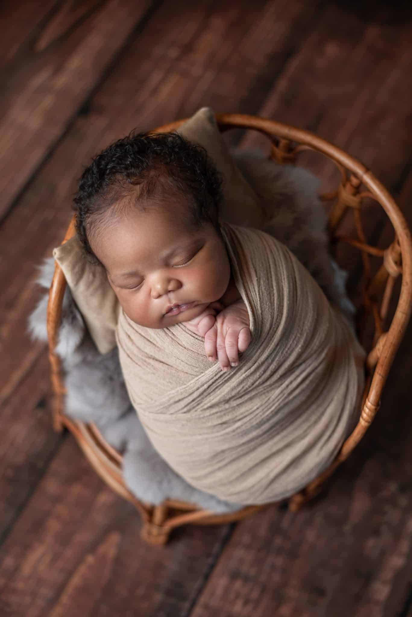 Beautiful Newborn Photos in Etobicoke