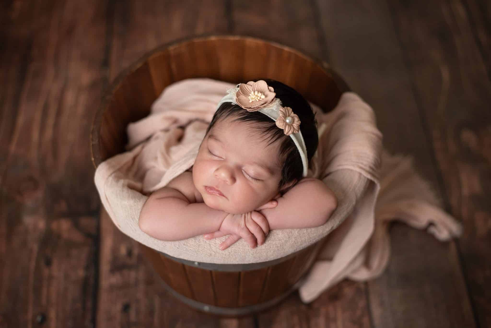 Beautiful Newborn Photos in Etobicoke