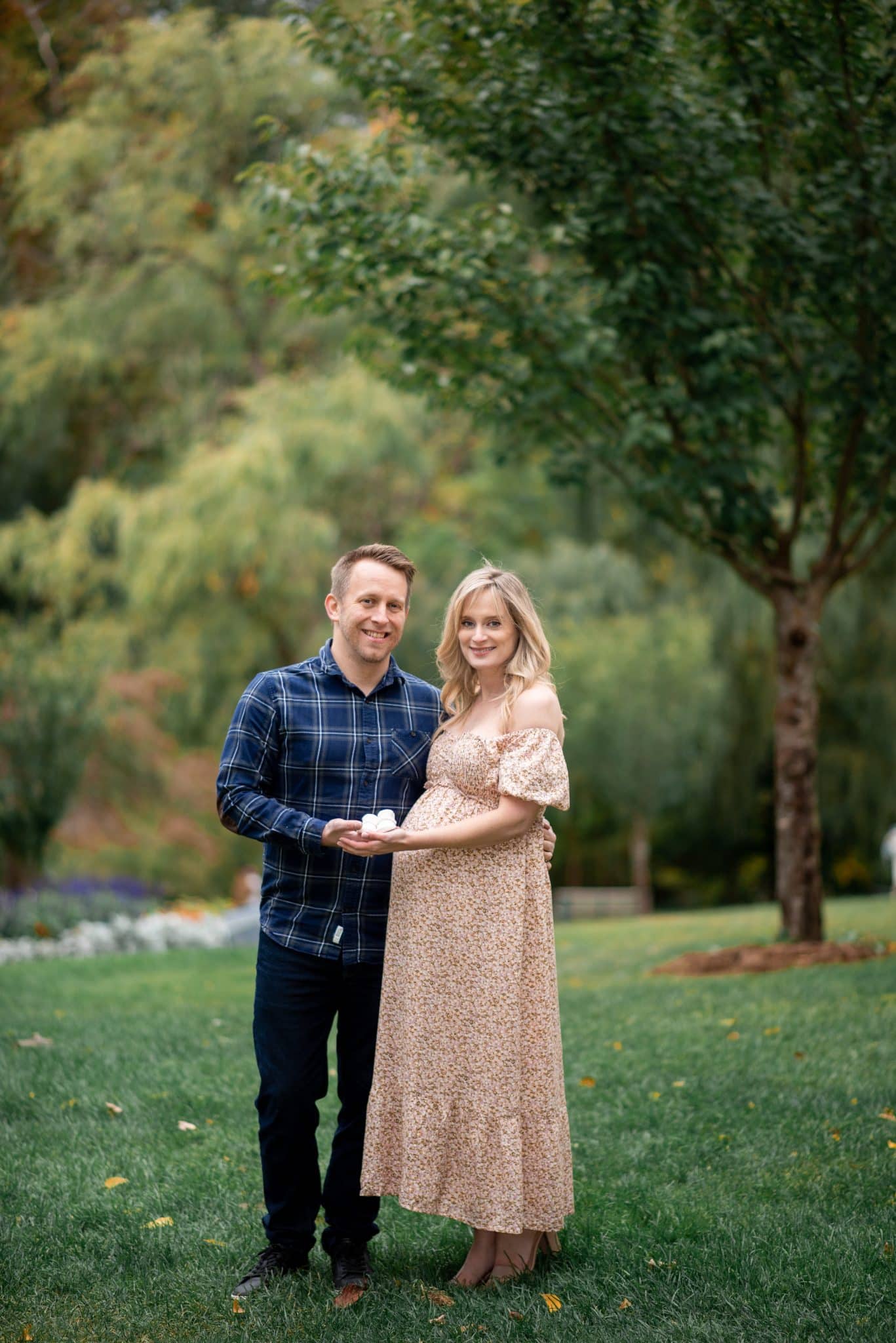 Maternity Photo Session at Games Gardens, North York