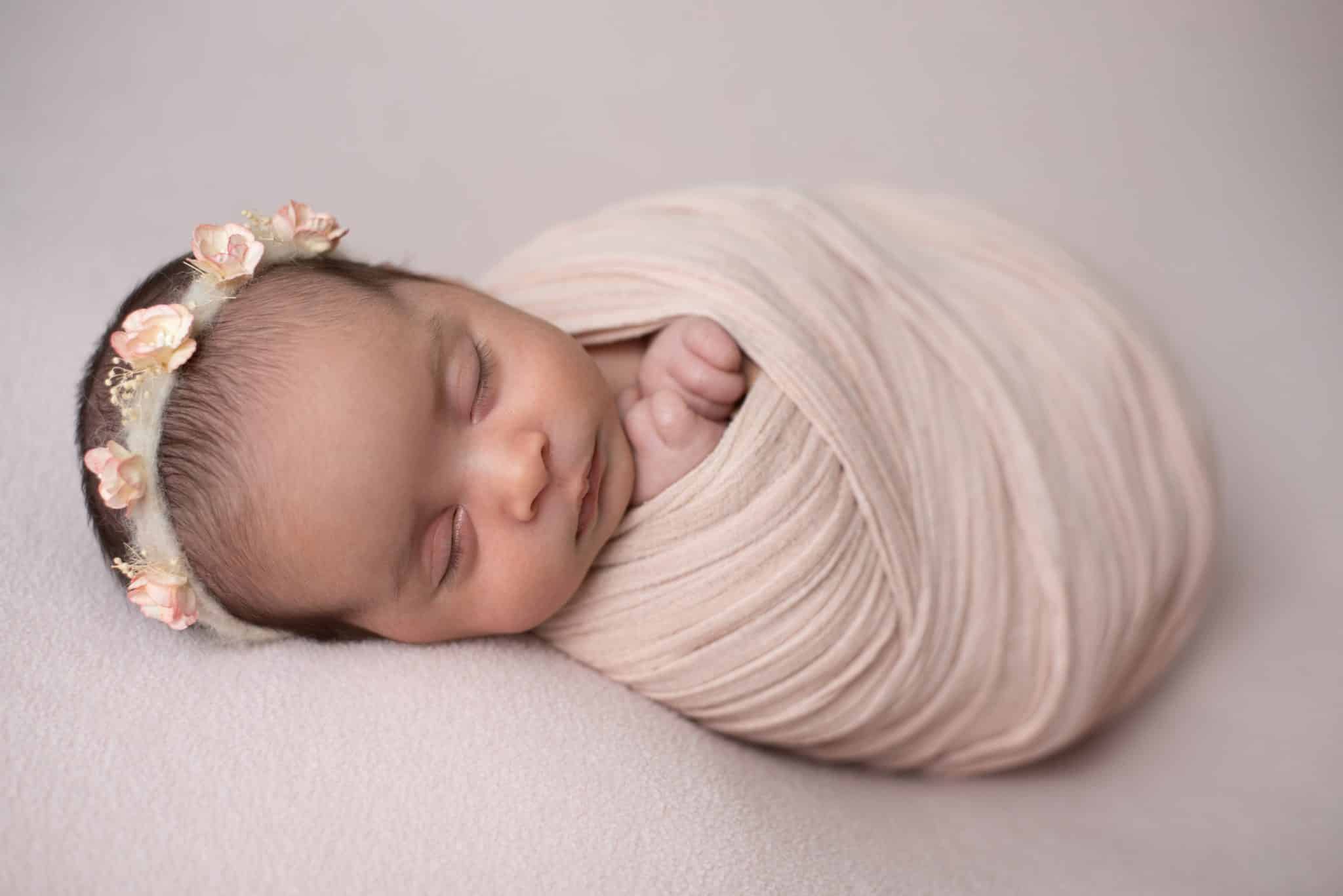 Beautiful Newborn Photos in Etobicoke