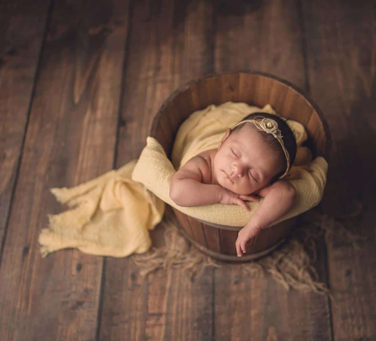 Newborn Photography in Toronto: What to Wear for Your Newborn Photography Session