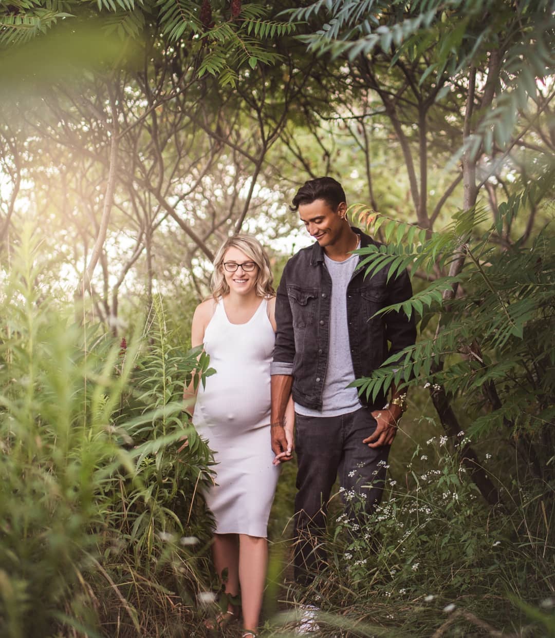 Best Lenses for Outdoor Maternity Photography Sessions | Toronto Maternity Photographer